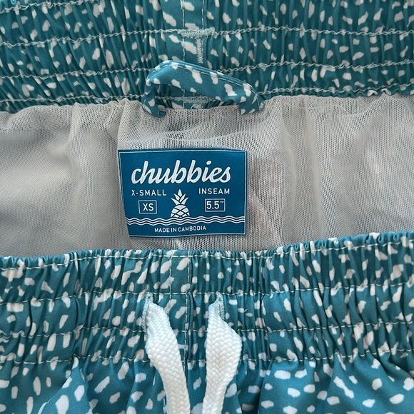 Chubbies Men’s XS 5.5” Inseam Mesh Swim Shorts, The Whale Sharks - Picture 2 of 4
